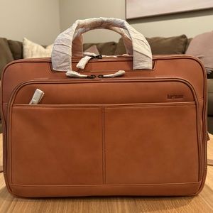 Brand NEW Hartmann “The Advisor Collection” Leather Briefcase
